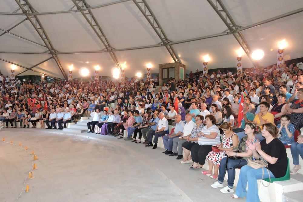 Красочный праздник Шелкового пути в Шеки (ФОТО)