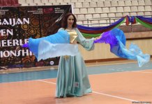Жаркое лето Баку с освежающими танцами (ФОТО)