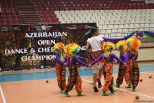 Жаркое лето Баку с освежающими танцами (ФОТО)