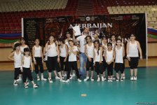 Жаркое лето Баку с освежающими танцами (ФОТО)