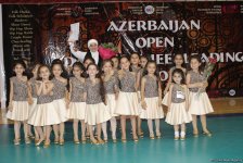 Жаркое лето Баку с освежающими танцами (ФОТО)