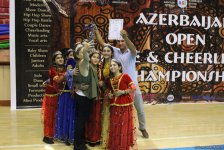 Жаркое лето Баку с освежающими танцами (ФОТО)