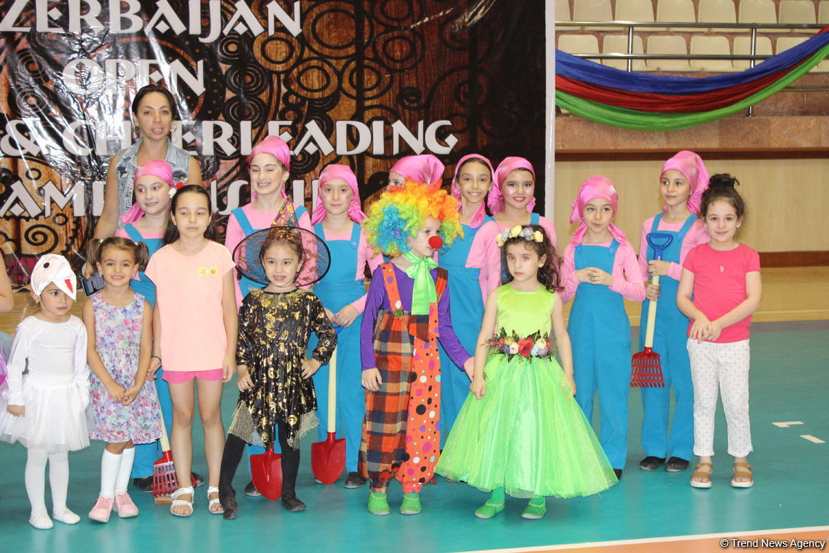 Жаркое лето Баку с освежающими танцами (ФОТО)