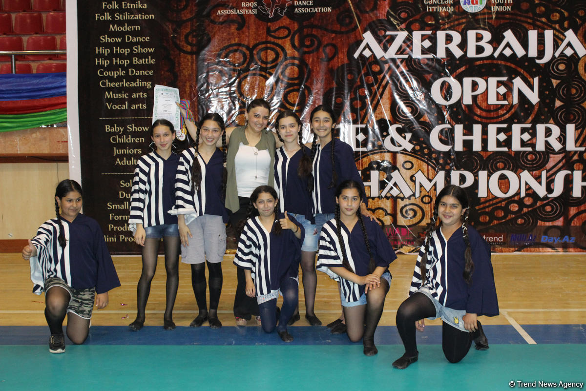 Жаркое лето Баку с освежающими танцами (ФОТО)