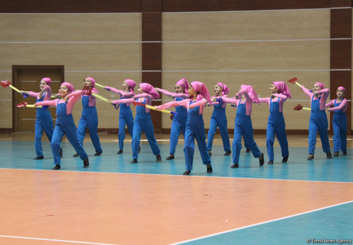 Жаркое лето Баку с освежающими танцами (ФОТО)