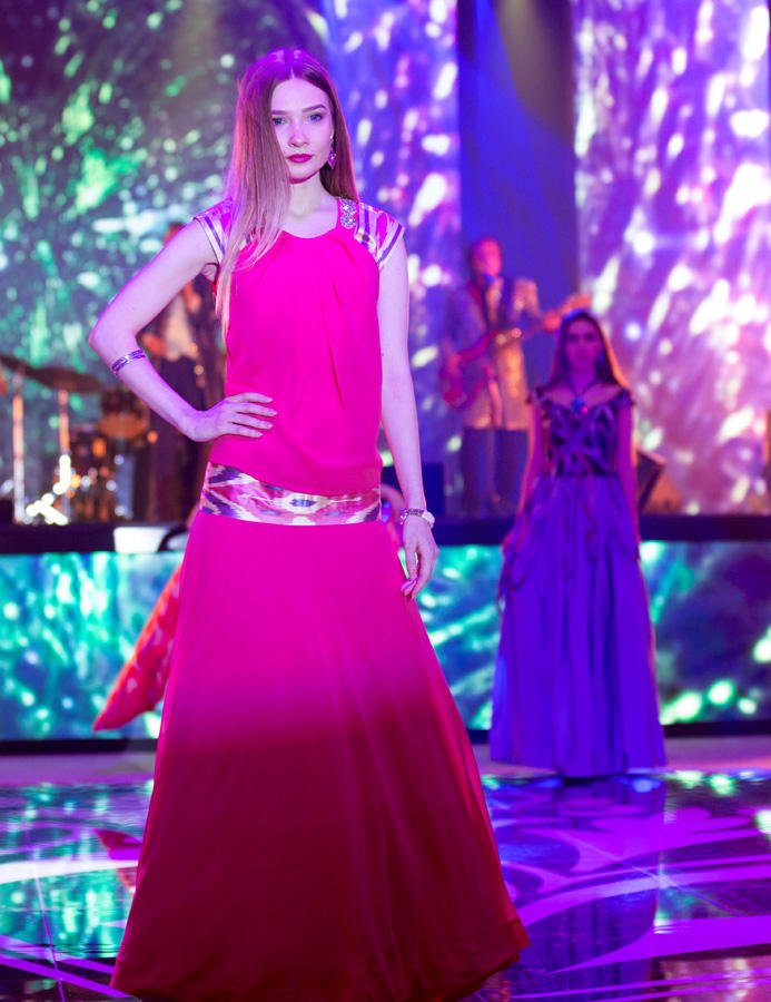 Воспоминания юности ожили в Баку – яркая палитра Востока Фахрии Халафовой и "Ялла"  (ВИДЕО, ФОТО)