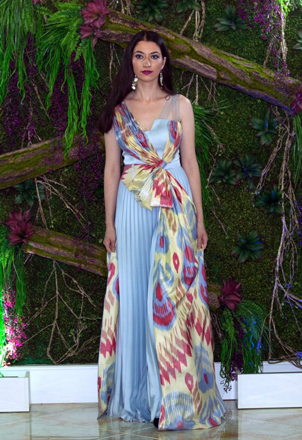 Воспоминания юности ожили в Баку – яркая палитра Востока Фахрии Халафовой и "Ялла"  (ВИДЕО, ФОТО)