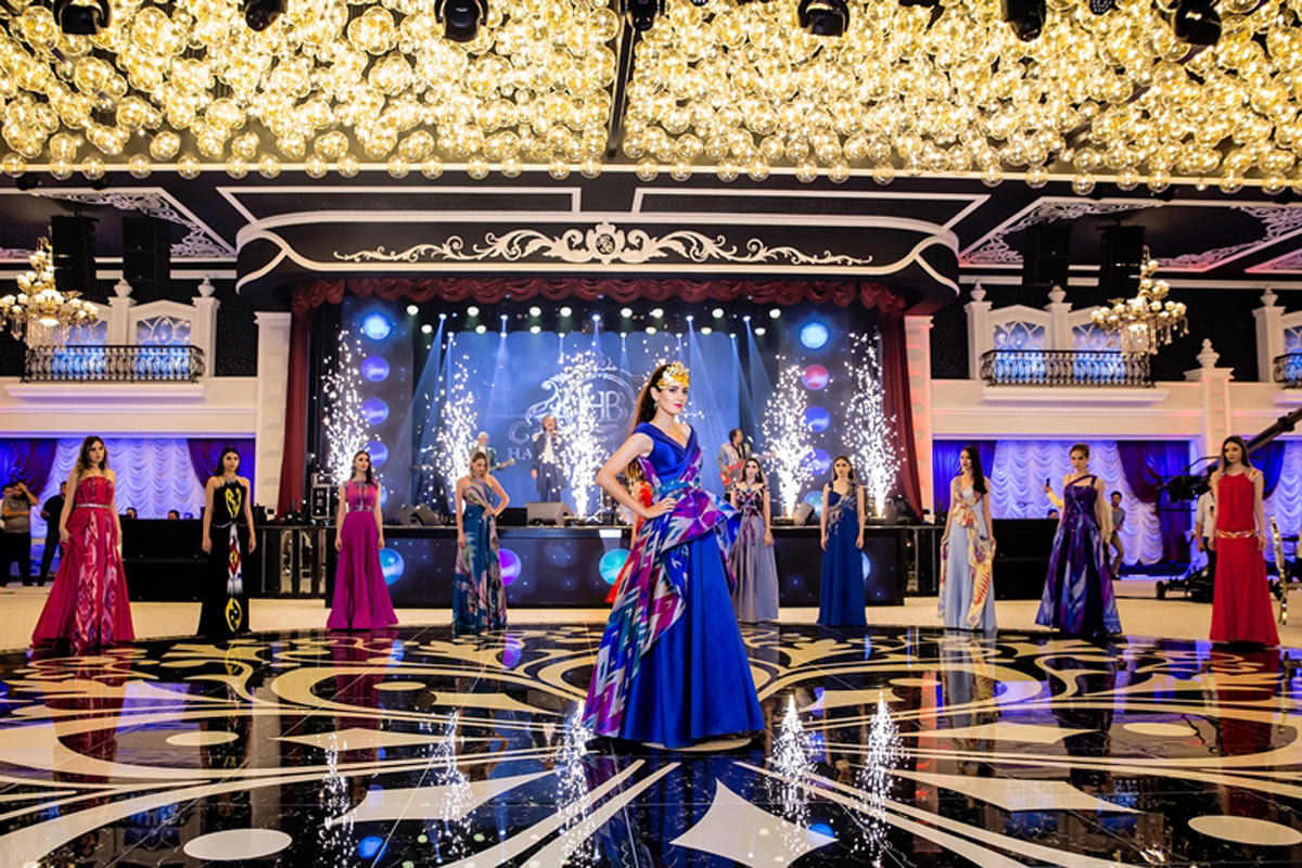 Воспоминания юности ожили в Баку – яркая палитра Востока Фахрии Халафовой и "Ялла"  (ВИДЕО, ФОТО)