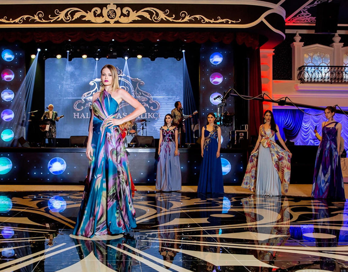 Воспоминания юности ожили в Баку – яркая палитра Востока Фахрии Халафовой и "Ялла"  (ВИДЕО, ФОТО)