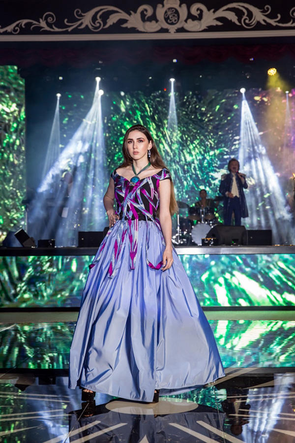 Воспоминания юности ожили в Баку – яркая палитра Востока Фахрии Халафовой и "Ялла"  (ВИДЕО, ФОТО)