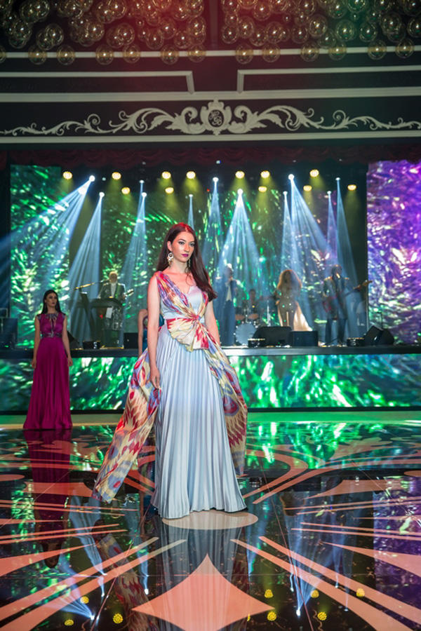 Воспоминания юности ожили в Баку – яркая палитра Востока Фахрии Халафовой и "Ялла"  (ВИДЕО, ФОТО)