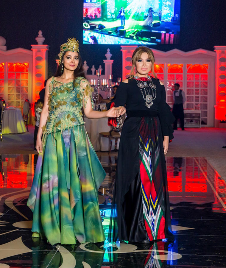 Воспоминания юности ожили в Баку – яркая палитра Востока Фахрии Халафовой и "Ялла"  (ВИДЕО, ФОТО)