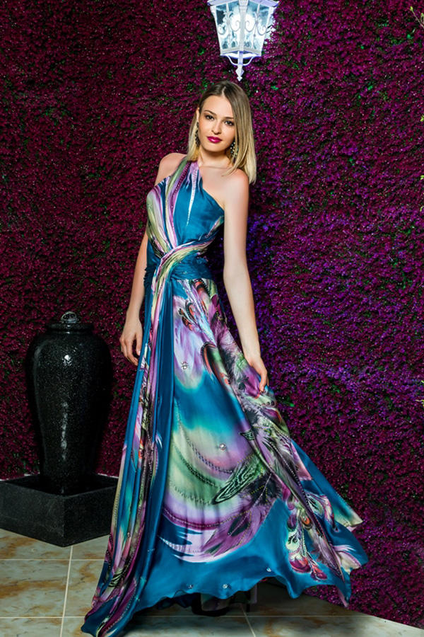 Воспоминания юности ожили в Баку – яркая палитра Востока Фахрии Халафовой и "Ялла"  (ВИДЕО, ФОТО)