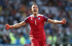 Он весил 105 кг! Удивительный вратарь сборной Исландии – от "Евровидения" в Баку до "Карабаха" (ВИДЕО, ФОТО)