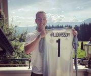 Он весил 105 кг! Удивительный вратарь сборной Исландии – от "Евровидения" в Баку до "Карабаха" (ВИДЕО, ФОТО)