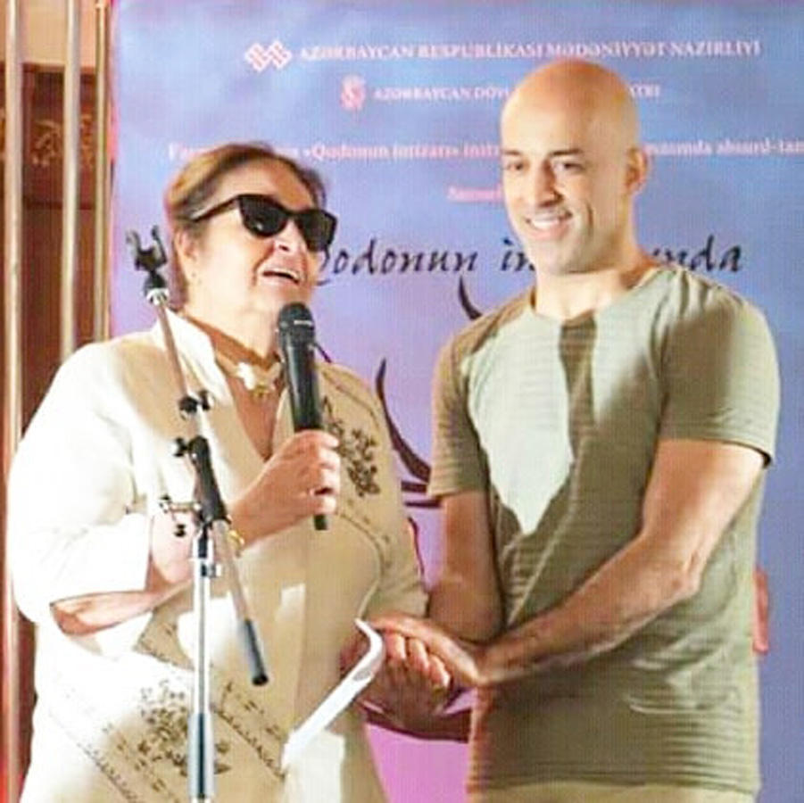 В Баку прошла церемония награждения лучших актеров театрального сезона (ФОТО)