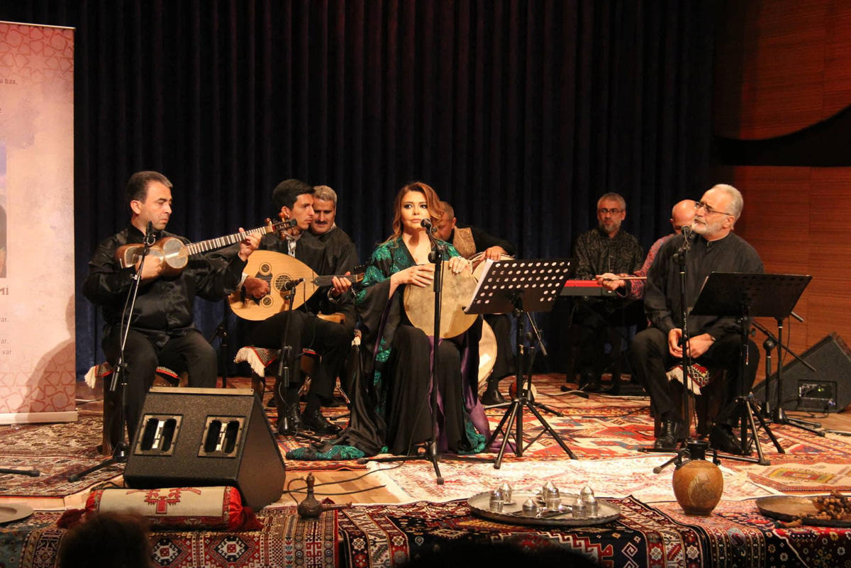 В Баку прошел потрясающий музыкально-поэтический вечер "Мир Насими" (ФОТО)