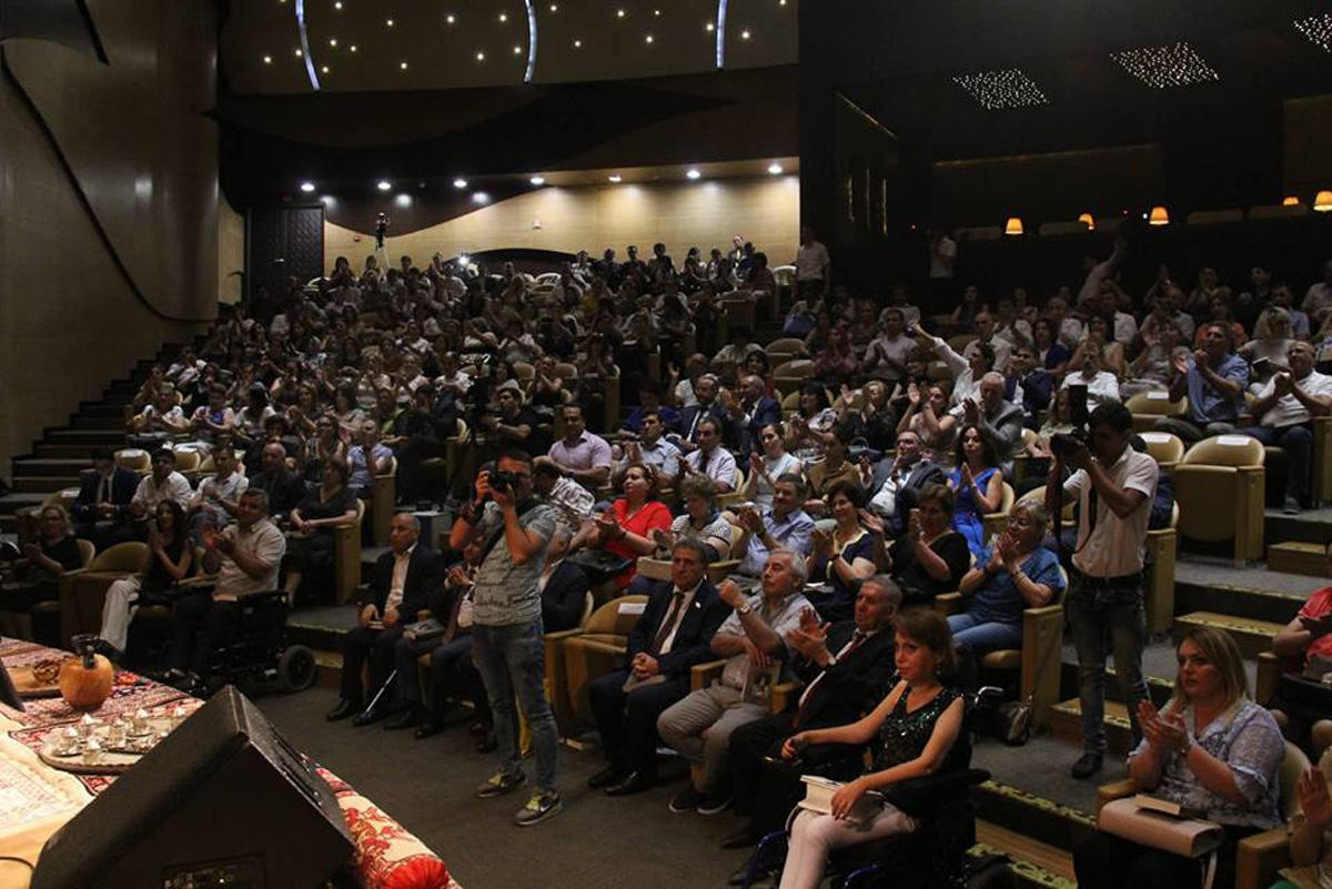 В Баку прошел потрясающий музыкально-поэтический вечер "Мир Насими" (ФОТО)