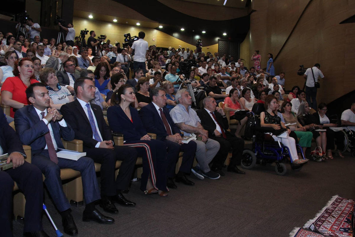 В Баку прошел потрясающий музыкально-поэтический вечер "Мир Насими" (ФОТО)