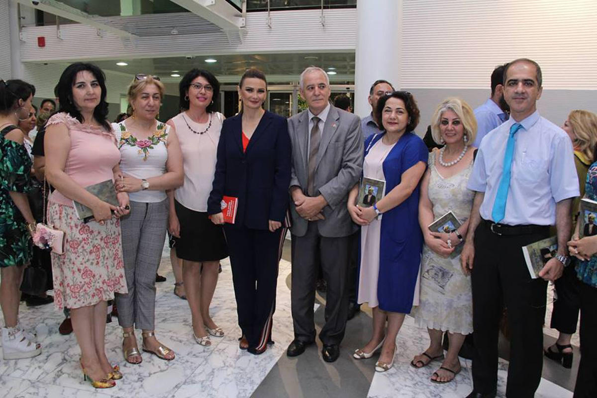 В Баку прошел потрясающий музыкально-поэтический вечер "Мир Насими" (ФОТО)