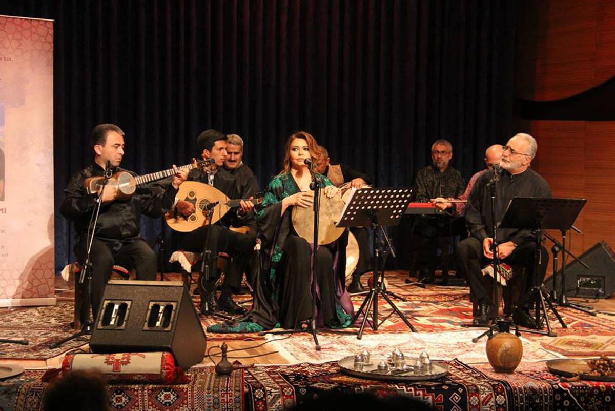 В Баку прошел потрясающий музыкально-поэтический вечер "Мир Насими" (ФОТО)