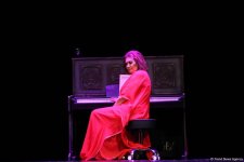 Истерика, крик, надрыв... - в бакинской русдраме закрыли театральный сезон (ФОТО)