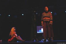 Истерика, крик, надрыв... - в бакинской русдраме закрыли театральный сезон (ФОТО)