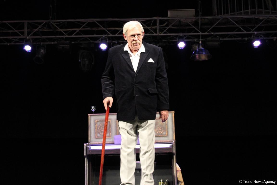 Истерика, крик, надрыв... - в бакинской русдраме закрыли театральный сезон (ФОТО)