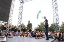 Жаркое лето Бакинского бульвара – танцы и песни народов мира (ФОТО)