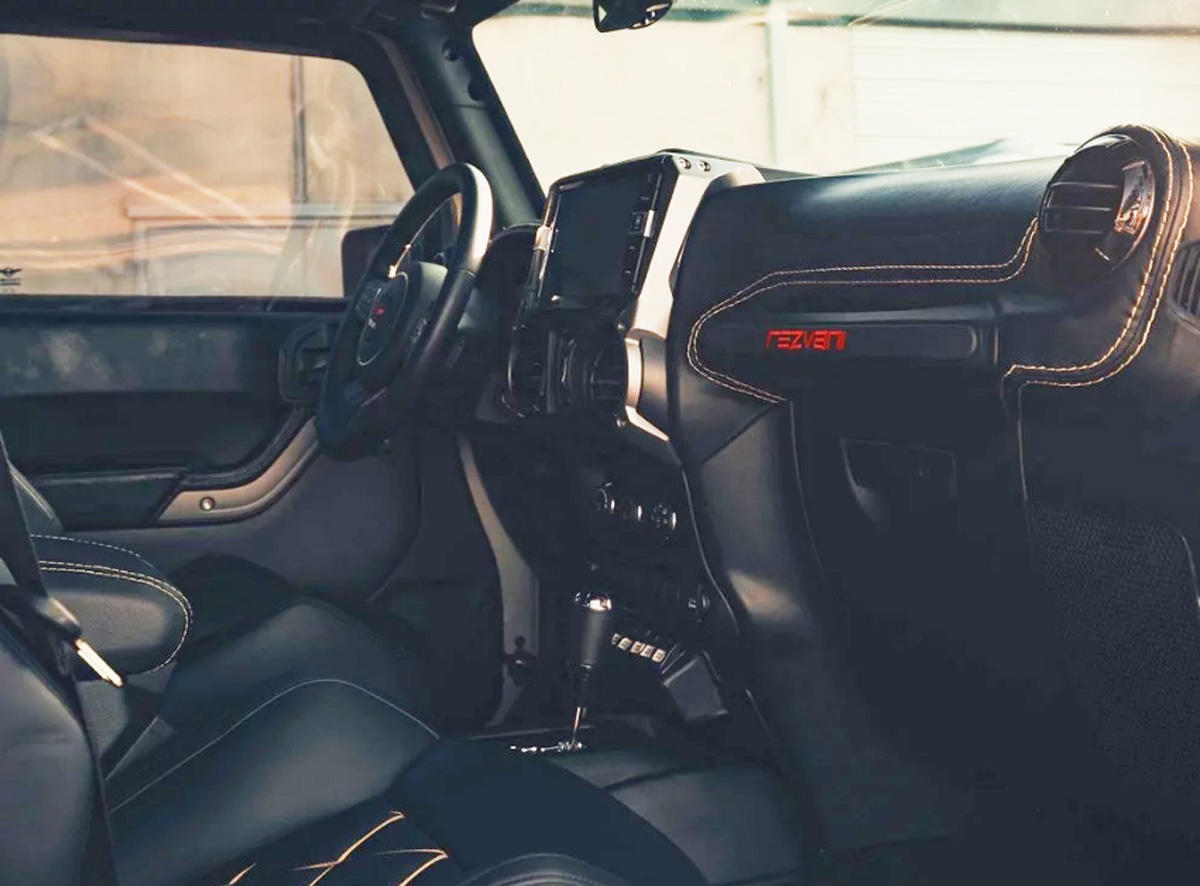 По дизайну уроженца Гянджи американцы выпустили военную версию внедорожника Tank (ФОТО)