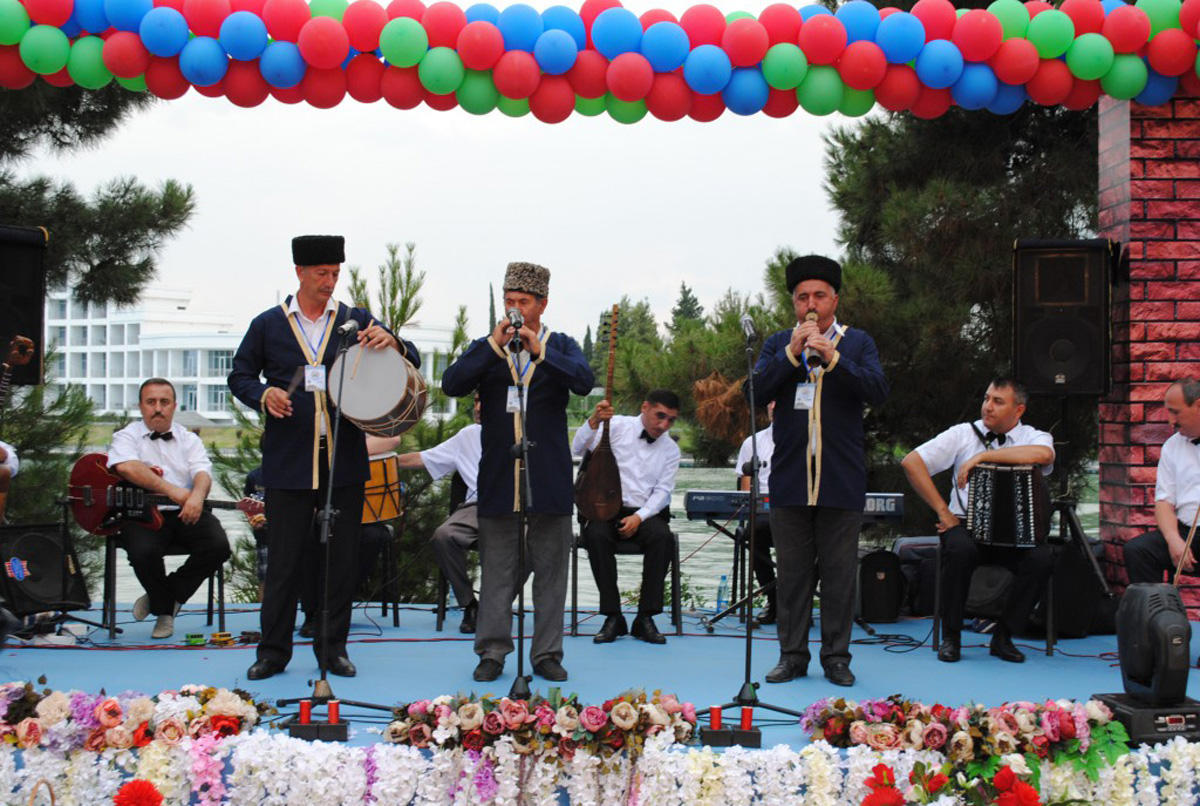 В Мингячевире прошел творческий фестиваль "Из регионов в регионы" (ФОТО)