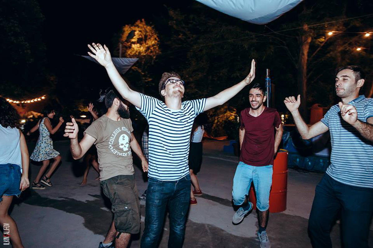 У азербайджанских актеров под открытым небом произошло лунное затмение (ФОТО)