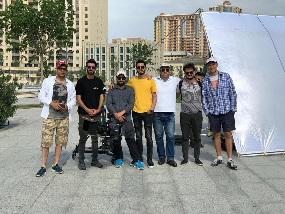 В Баку разбили тарелку и начали съемки романтической комедии "Однажды на жаре"  (ВИДЕО, ФОТО)