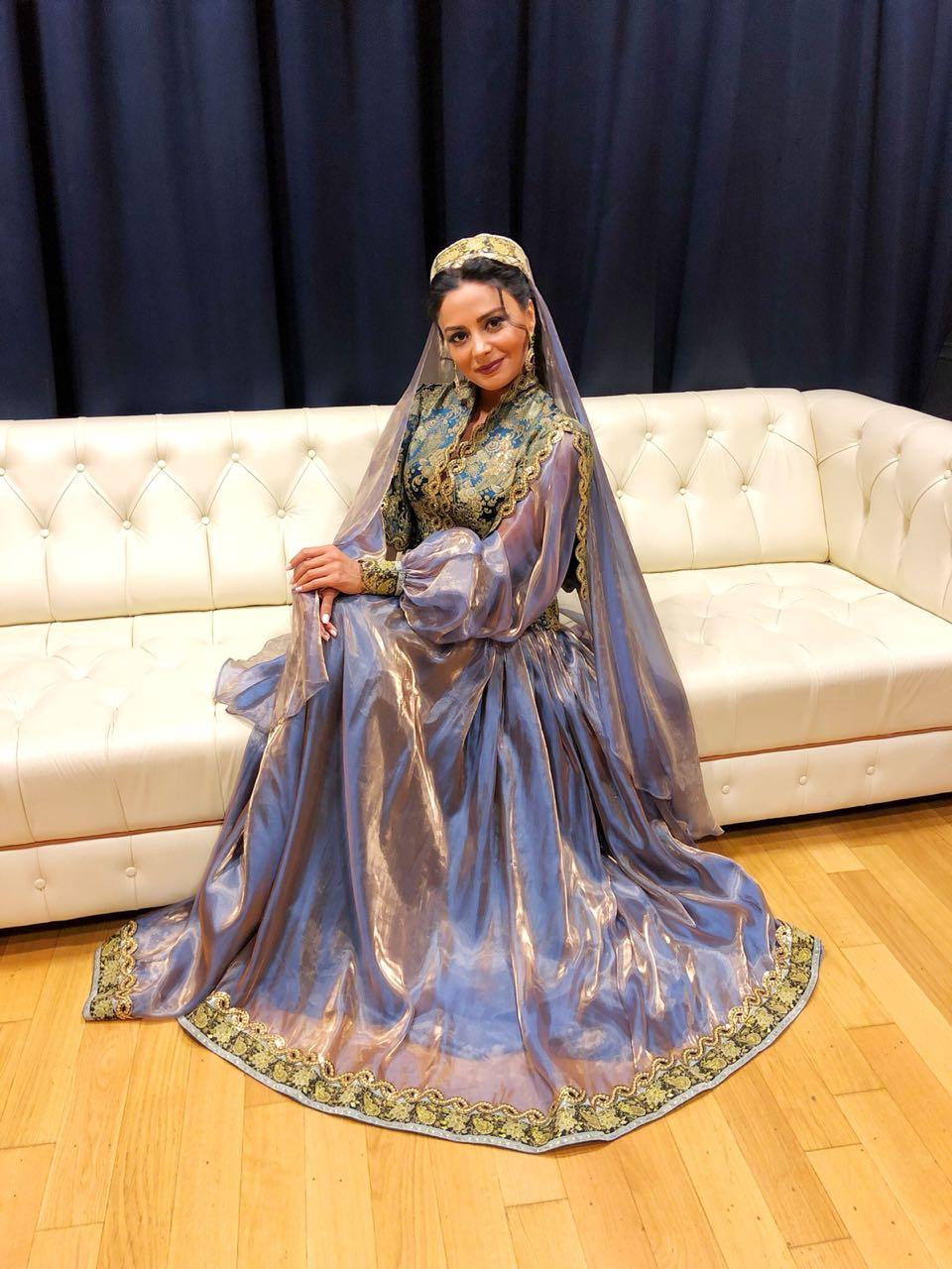 Вюсаля Ализаде в азербайджанском национальном платье очаровала гостей  "Астана-Аркау" (ФОТО)