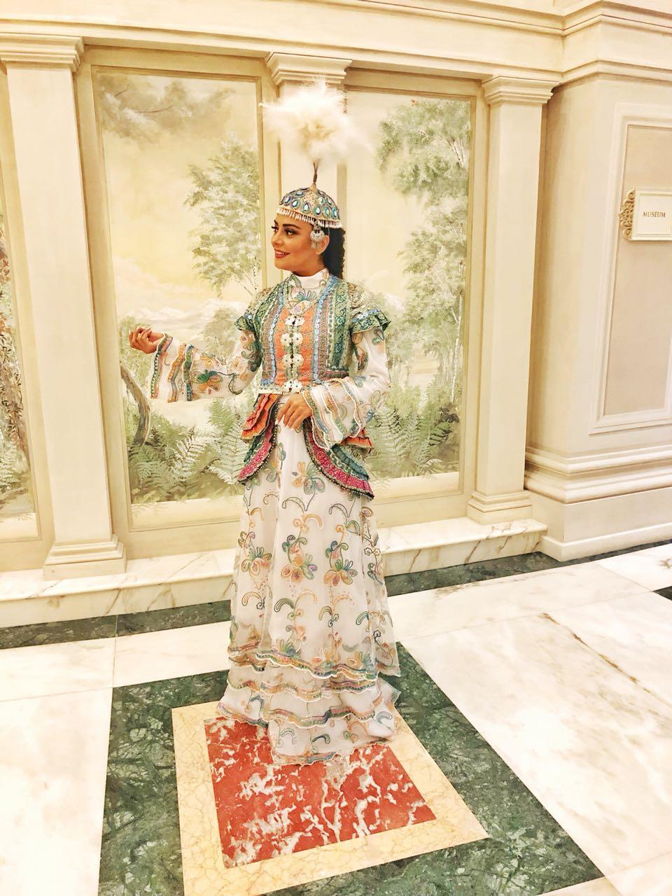 Вюсаля Ализаде в азербайджанском национальном платье очаровала гостей  "Астана-Аркау" (ФОТО)