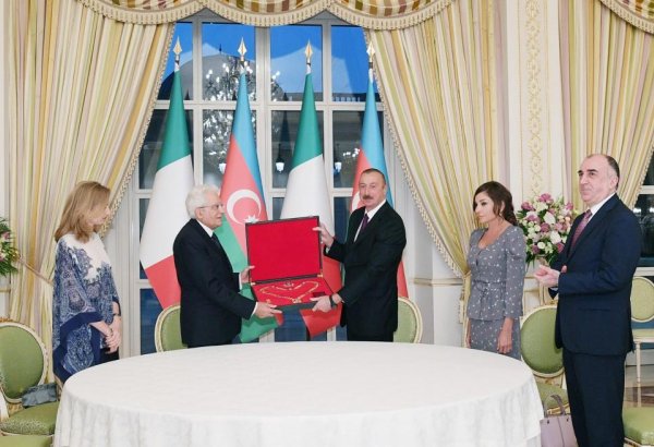 Президент Ильхам Алиев и Первая леди Мехрибан Алиева награждены орденом «За заслуги» Кавалер Большого креста  (ФОТО)