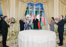 Президент Ильхам Алиев и Первая леди Мехрибан Алиева награждены орденом «За заслуги» Кавалер Большого креста  (ФОТО)