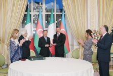 Президент Ильхам Алиев и Первая леди Мехрибан Алиева награждены орденом «За заслуги» Кавалер Большого креста  (ФОТО)