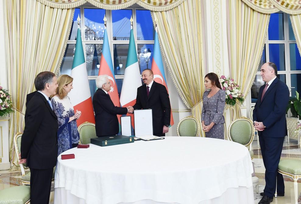 Президент Ильхам Алиев и Первая леди Мехрибан Алиева награждены орденом «За заслуги» Кавалер Большого креста  (ФОТО)