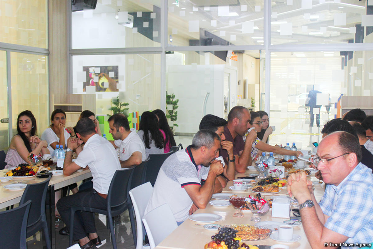 ASAN Xidmət вручил благодарственные дипломы представителям СМИ (ФОТО)