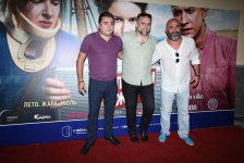 Приключения азербайджанцев и русских на берегу Каспия (ВИДЕО, ФОТО)