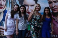 Приключения азербайджанцев и русских на берегу Каспия (ВИДЕО, ФОТО)