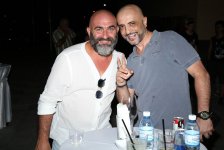 Приключения азербайджанцев и русских на берегу Каспия (ВИДЕО, ФОТО)