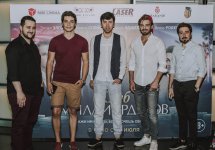 Выпускники Гарварда показали в Баку как заработать миллиард (ФОТО)