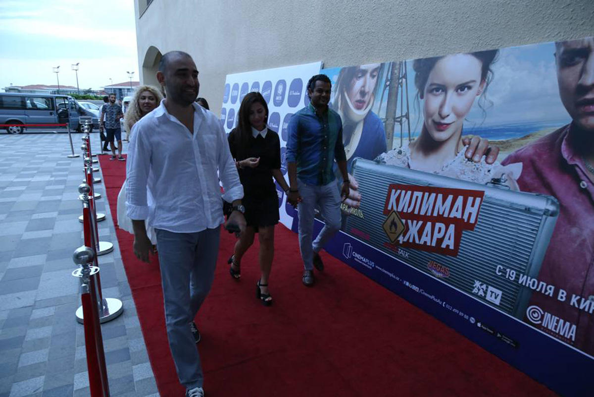 Приключения азербайджанцев и русских на берегу Каспия (ВИДЕО, ФОТО)