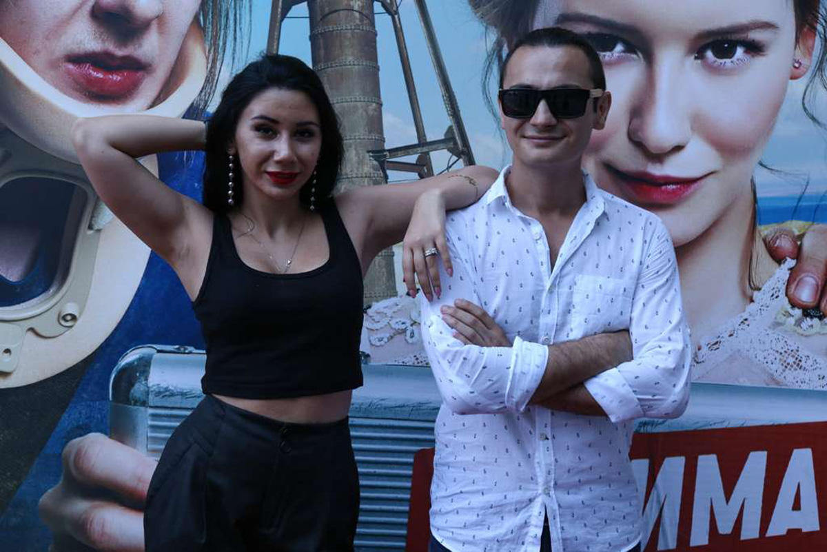 Приключения азербайджанцев и русских на берегу Каспия (ВИДЕО, ФОТО)