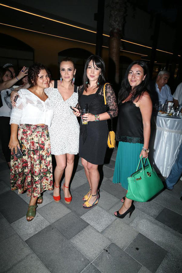 Приключения азербайджанцев и русских на берегу Каспия (ВИДЕО, ФОТО)