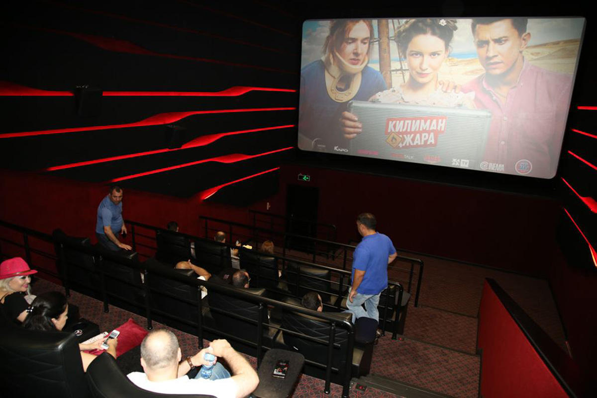 Приключения азербайджанцев и русских на берегу Каспия (ВИДЕО, ФОТО)