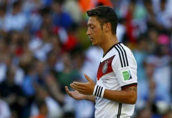 Чемпион мира Озил прибыл в Стамбул для заключения контракта с "Фенербахче"