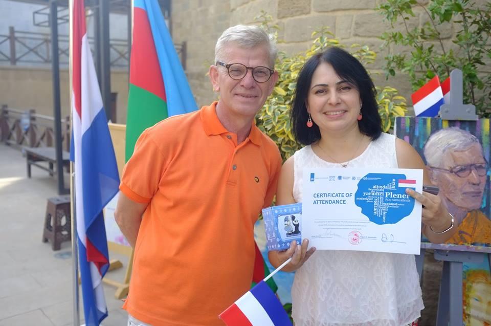 Посол Нидерландов в Азербайджане восхищен своим портретом: Страна тюльпанов и ветряных мельниц (ФОТО)